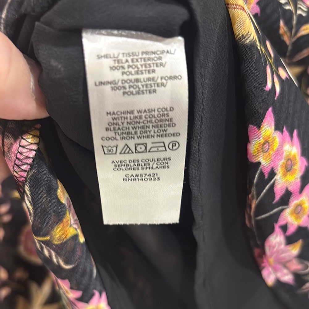 LOFT Black blouse with Pink Floral Design - Picture 5 of 13
